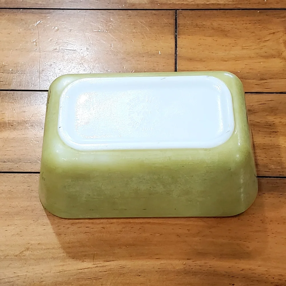 Vtg Pyrex 0502 Avocado Green 1.5 Refrigerator Dish